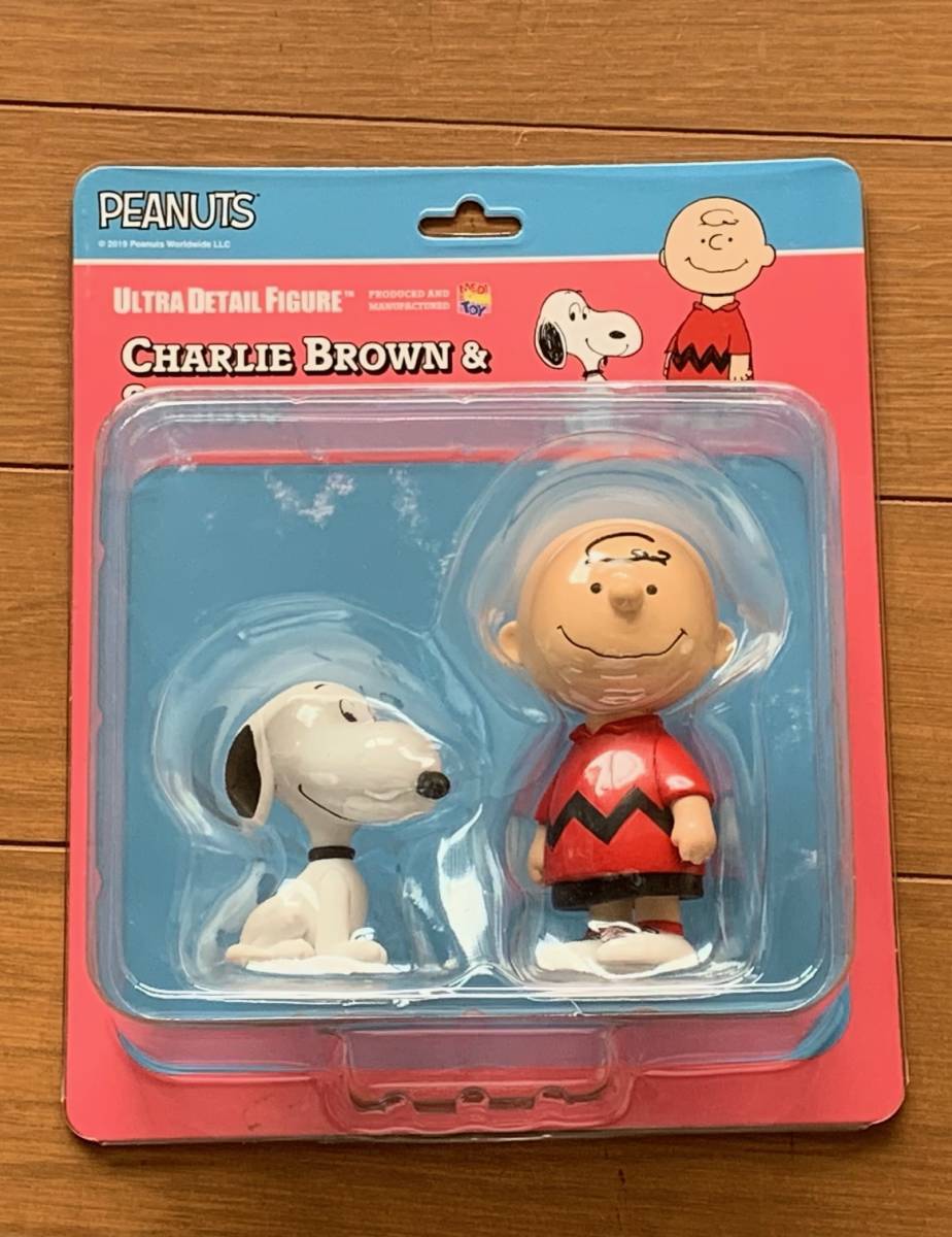 未開封　UDF ウルトラディテールフィギュア PEANUTS シリーズ ２セット　スヌーピー　チャーリー・ブラウン　メディコム・トイ_画像2