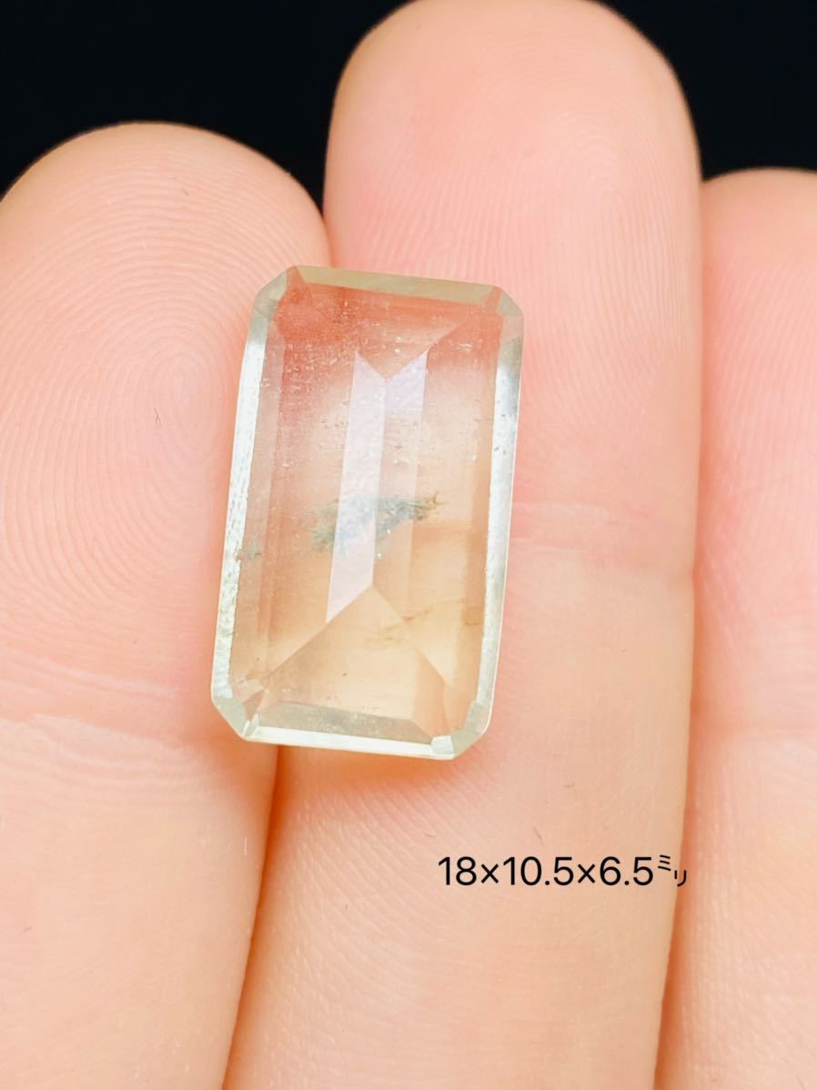 リビアングラス・ダイヤモンド型★高品質 メテオライト 隕石 天然ガラス