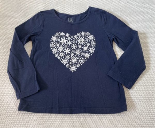 ★★ｂａｂｙＧａｐ　長袖Tシャツ　ネイビー紺　ハート　雪結晶　サイズ３Ｙ　１００★★_画像1