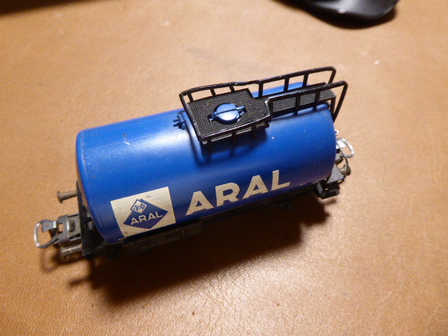 鉄道模型増設に最適メルクリン ARAL ガソリンタンカー車 TANK CAR 青色 貴重品美品_画像5