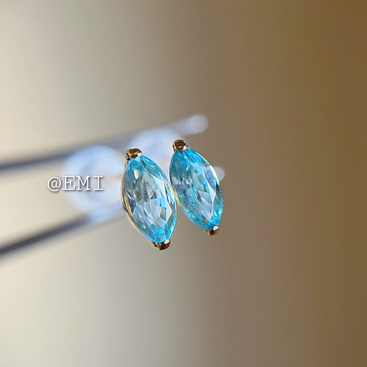 [ special sale *] K18YG natural stone blue zircon ma- Kiss Shape MQ 3×6 earrings 