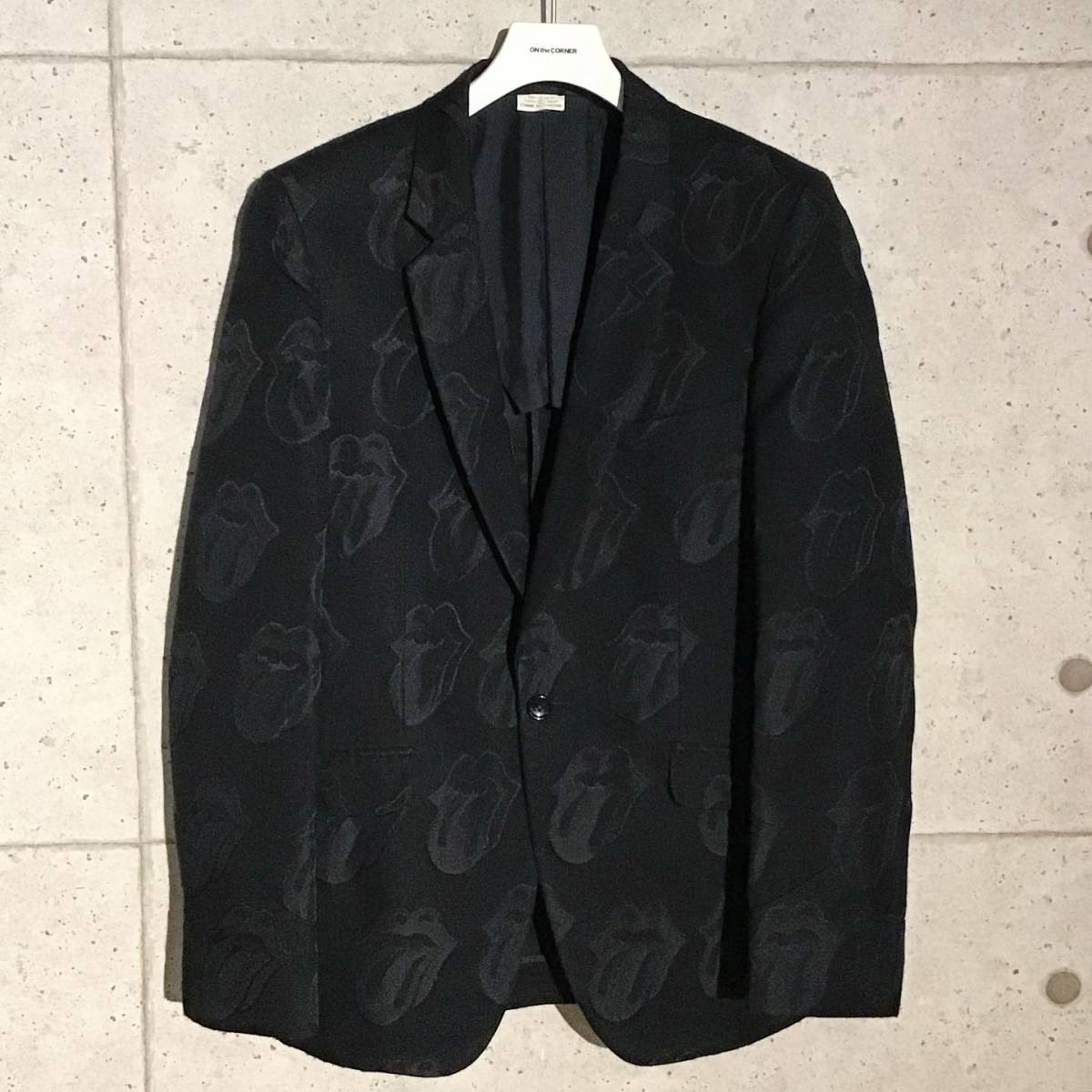 ONtheCORNER ITEM No 1412/COMMEdesGARCONS HOMMEPLUS