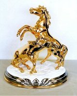 アンティーク調　イタリア輸入　ゴージャスゴールド色　特大　ゴールドホースの置物　２頭　ゴールド色の馬の置物　２頭