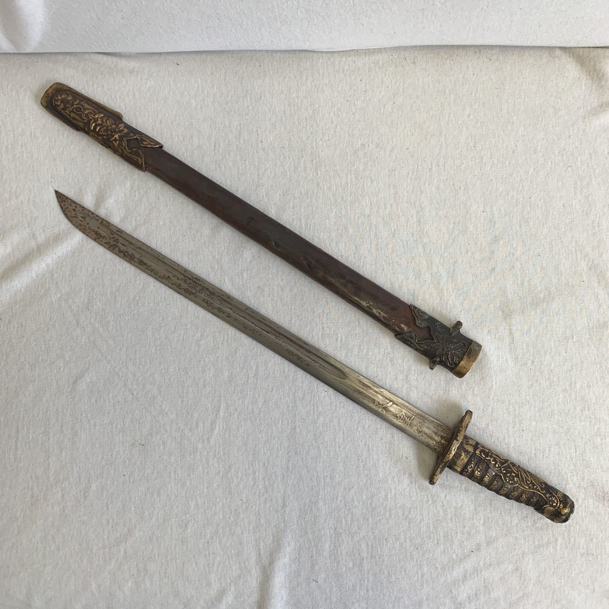 模造刀 軍刀 大日本帝国 旧日本軍 短剣 真鍮製 鞘鉄製 現状品-