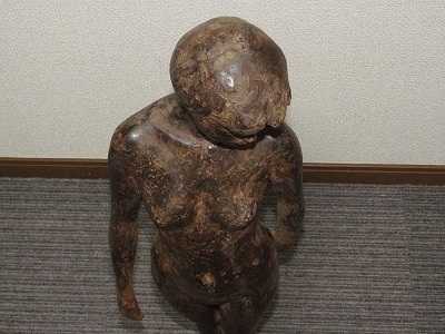 hh24-8756[TOM] 秋山沙走武 乾漆 1986年「裸婦像」高さ77cm 検/ブロンズ オブジェ 女性像 彫刻 夾紵_画像8