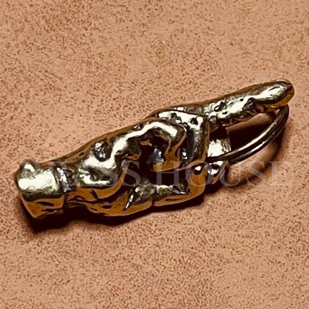 B13 FUCKfak key holder ( middle finger ) accessory Vintage brass made . departure America key chain bike key ring key chain 