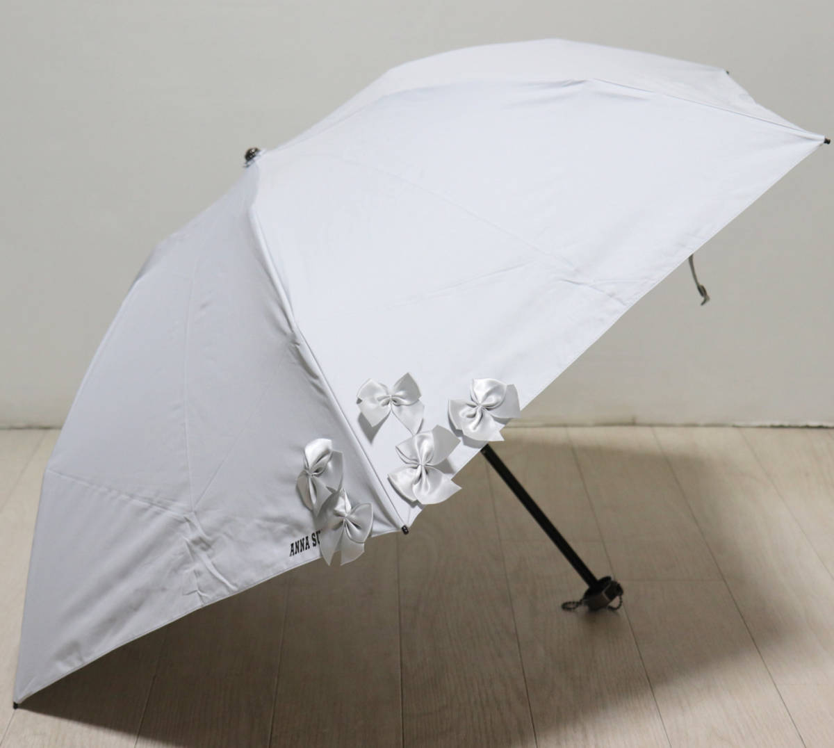 新品タグ付き【ANNA SUI アナスイ】晴雨兼用 折り畳み傘 リボンが可愛い 雨傘 日傘 遮光生地 v2771