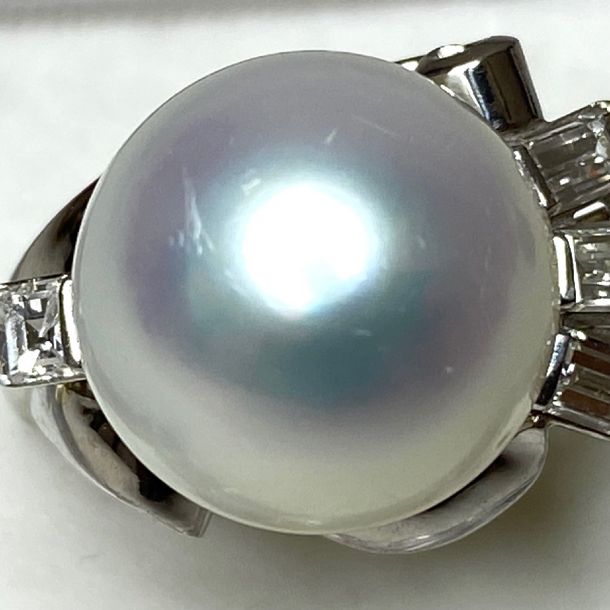 *[KJC]. another document Pt900( platinum ) south . White Butterfly pearl 13.7mm/ diamond ( side stone 0.70ct) pearl ring ring size approximately 17 number weak 