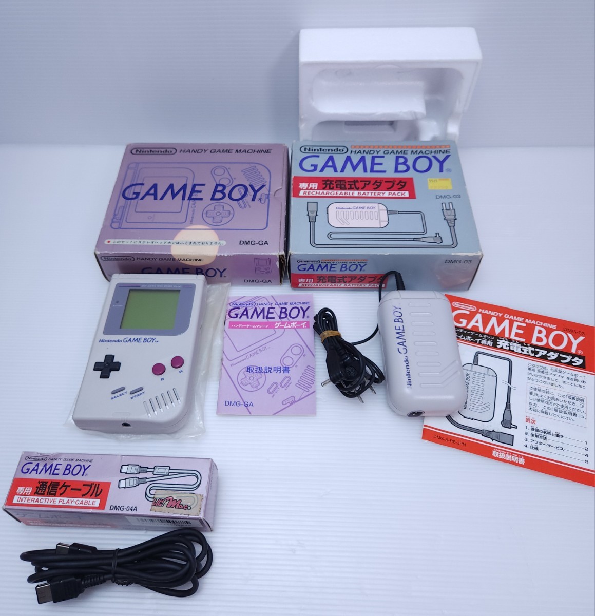 【新品、本物、当店在庫だから安心】 美品/動作品 初代ゲームボーイ Nintendo GAMEBOY 箱付き 通電確認済み インタラクティブプレイケーブルと電源アダプター 本体