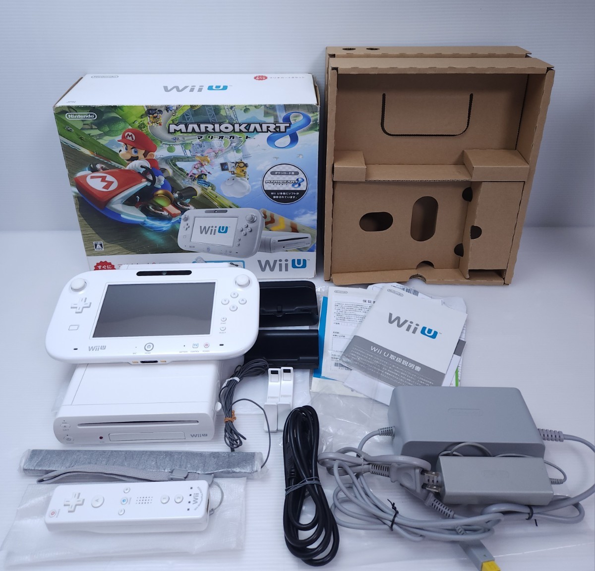 送料無料 美品 任天堂 Nintendo WiiU Wii U 本体 32GB WUP-101 GamePad WUP-010 マリオカート 白 箱付き 動作品