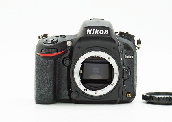 高級素材使用ブランド ◇【Nikon ニコン】D600 ボディ デジタル一眼