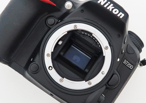価格が安い ◇【Nikon ニコン】D7200 ボディ + MB-D15 マルチパワーバッテリーパック デジタル一眼カメラ