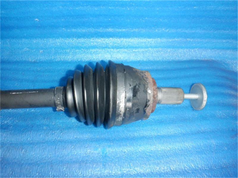  Volvo original Volvo 40 { MB5204T } right front drive shaft P10700-23016769