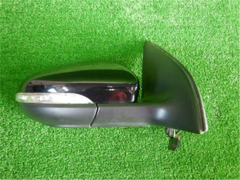  Volkswagen original Golf { 1KCAX } right side mirror P22000-23007030