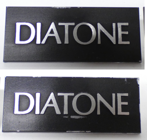 ■DIATONE スピーカー DS-90C サランネット用アルミ エンブレム ロゴバッチ 2枚_画像3