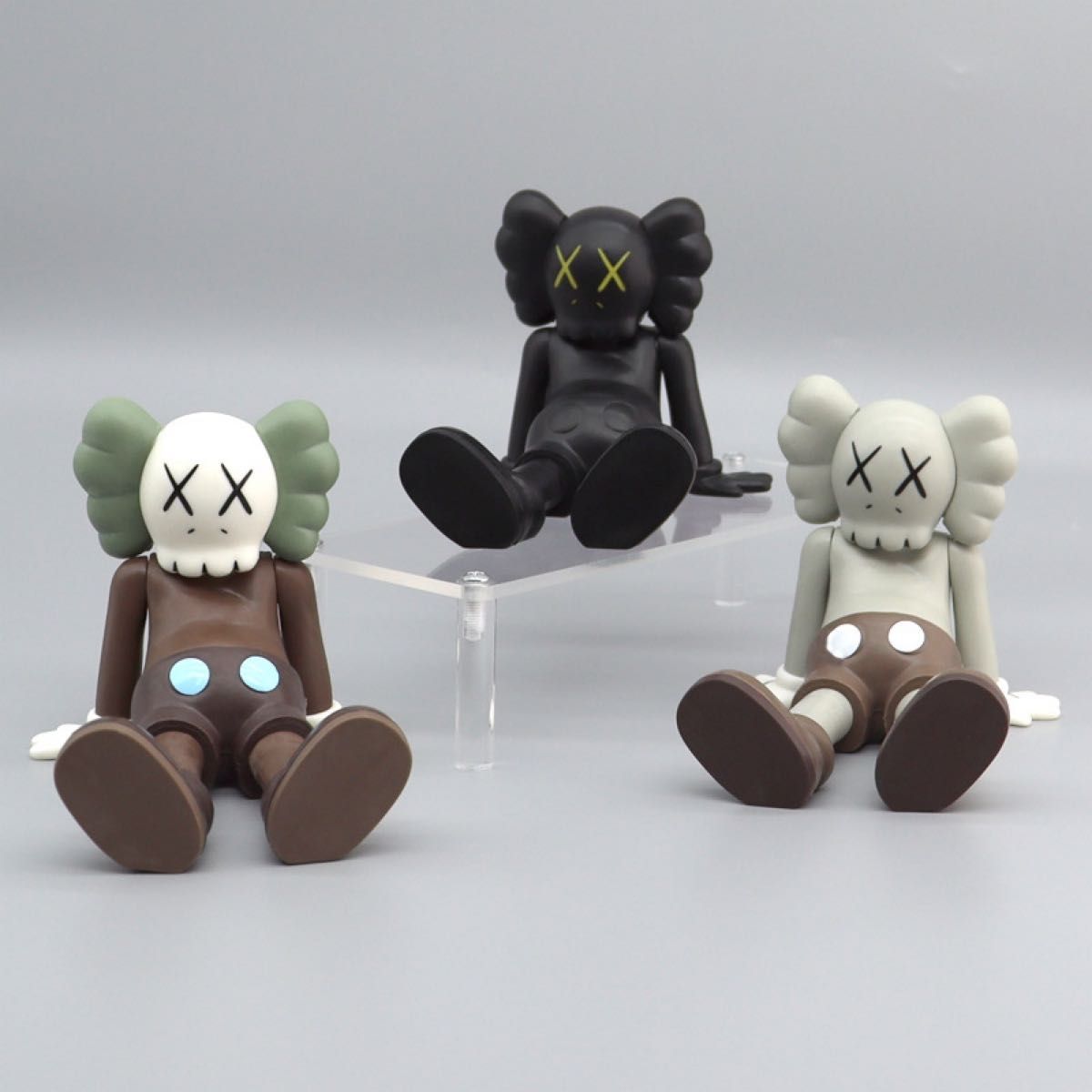 玄関先迄納品 三つセット 可愛い カウズ kaws ぬいぐるみ フィギュア