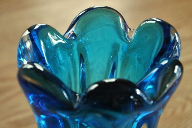 送料無料 昭和レトロ EMERALD ガラス製 花瓶 未使用品 花器 送料無料 昭和レトロ EMERALD ガラス製 花瓶 未使用品 花器