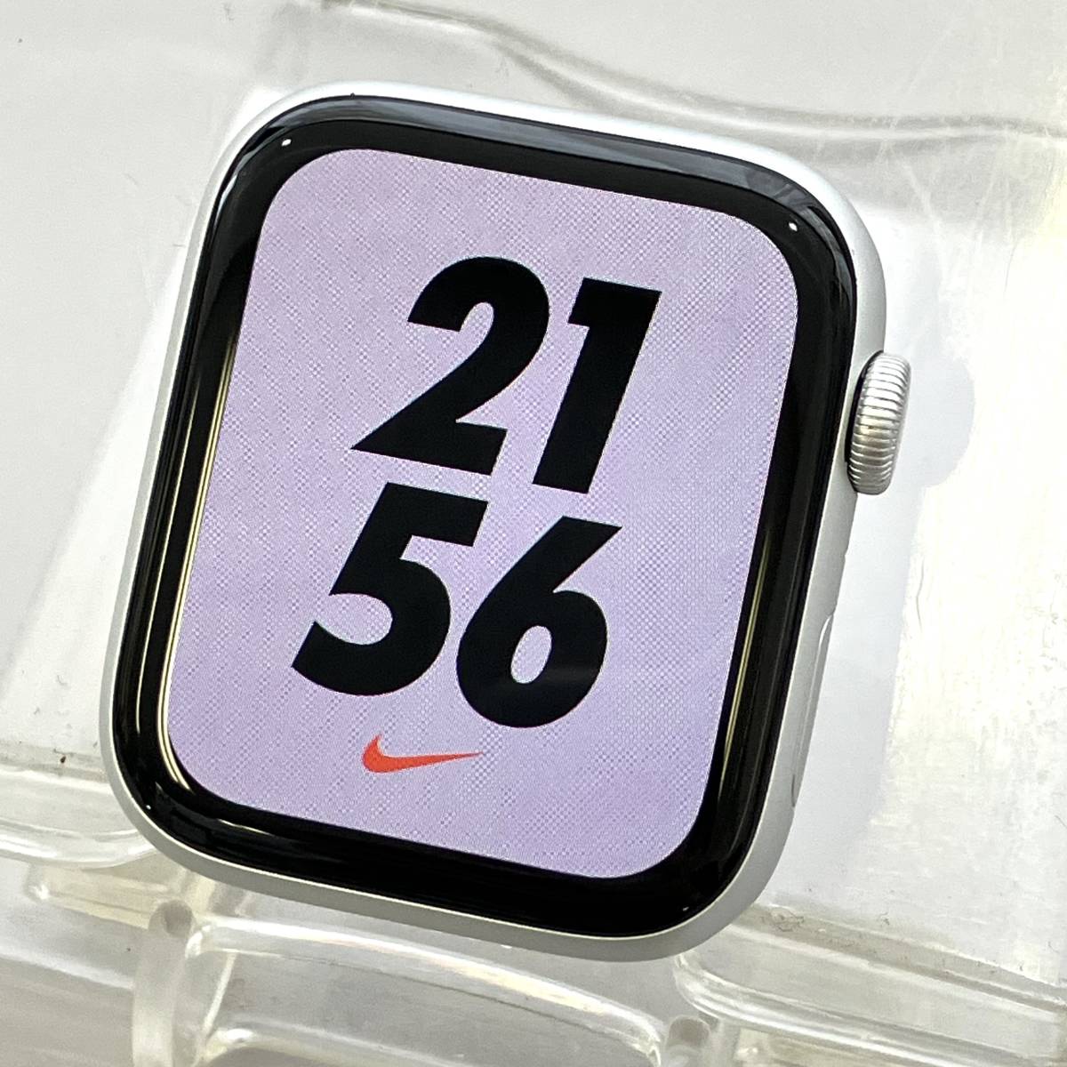 柔らかい GPSモデル 44mm SE Nike Watch 【中古】Apple シルバー