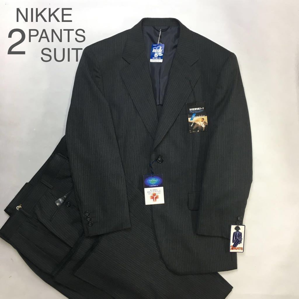 ★紳士服・工房【決算セール】新品★未使用NIKKE 形状記憶性能シングル2ッ釦スーツスペア付きペンシルストライプチャコールグレーサイズ/A3_画像1