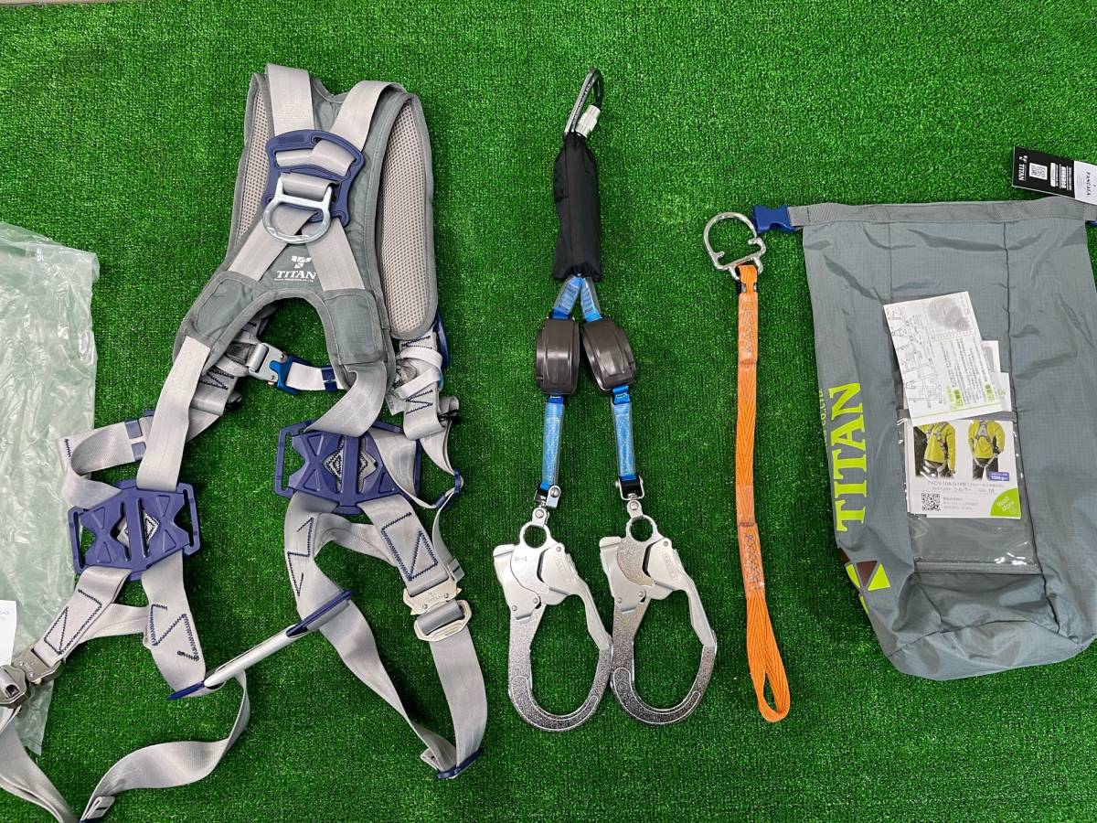 色々な 【TITAN ③ 墜落制止用器具 新規格適合品 2丁+背面フック リー