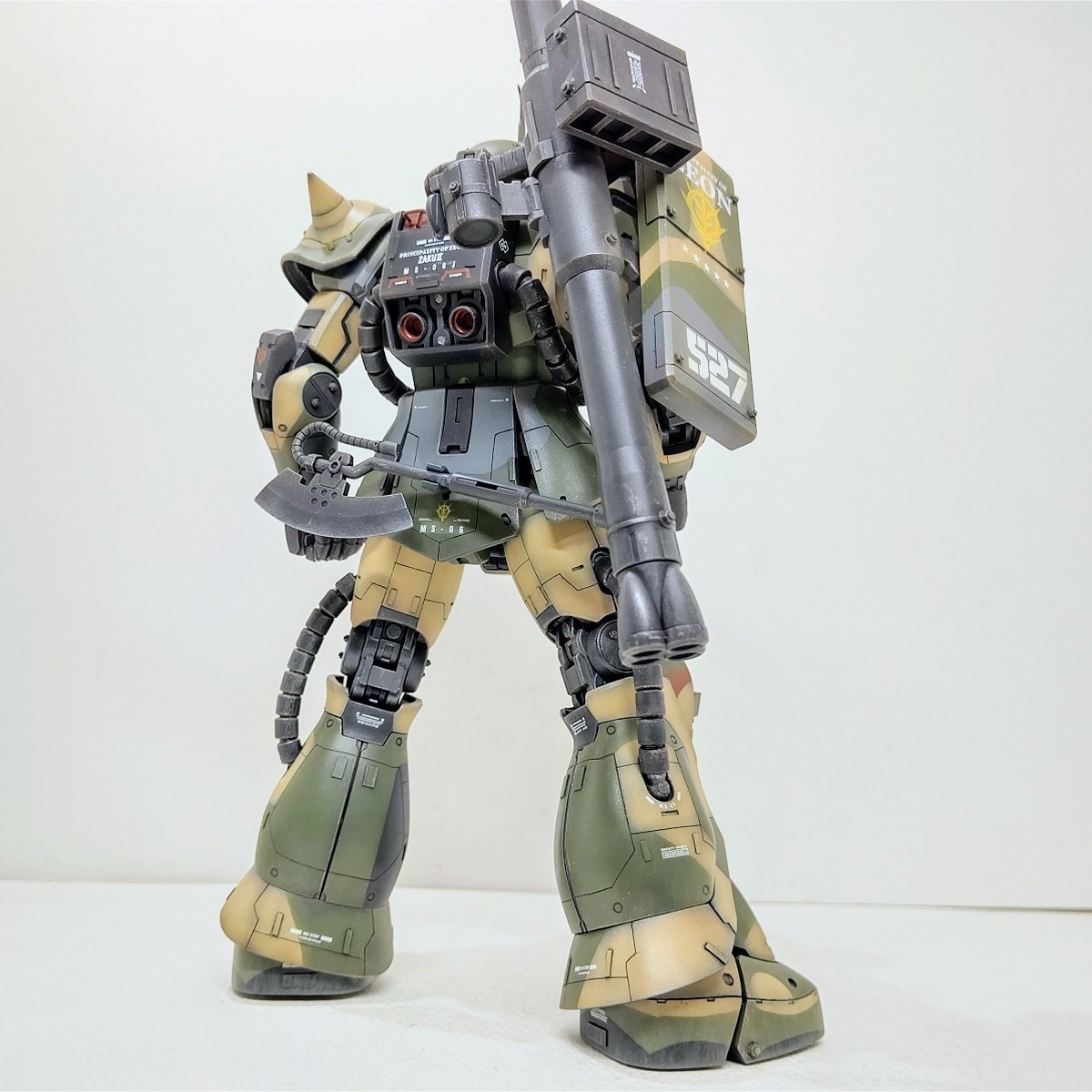 MG 1/100 MS-06J 「ザクⅡ 」ヨーロッパ戦線仕様風 小改修 MG 1/100 MS-06J 「ザクⅡ 」ヨーロッパ戦線仕様風 小改修