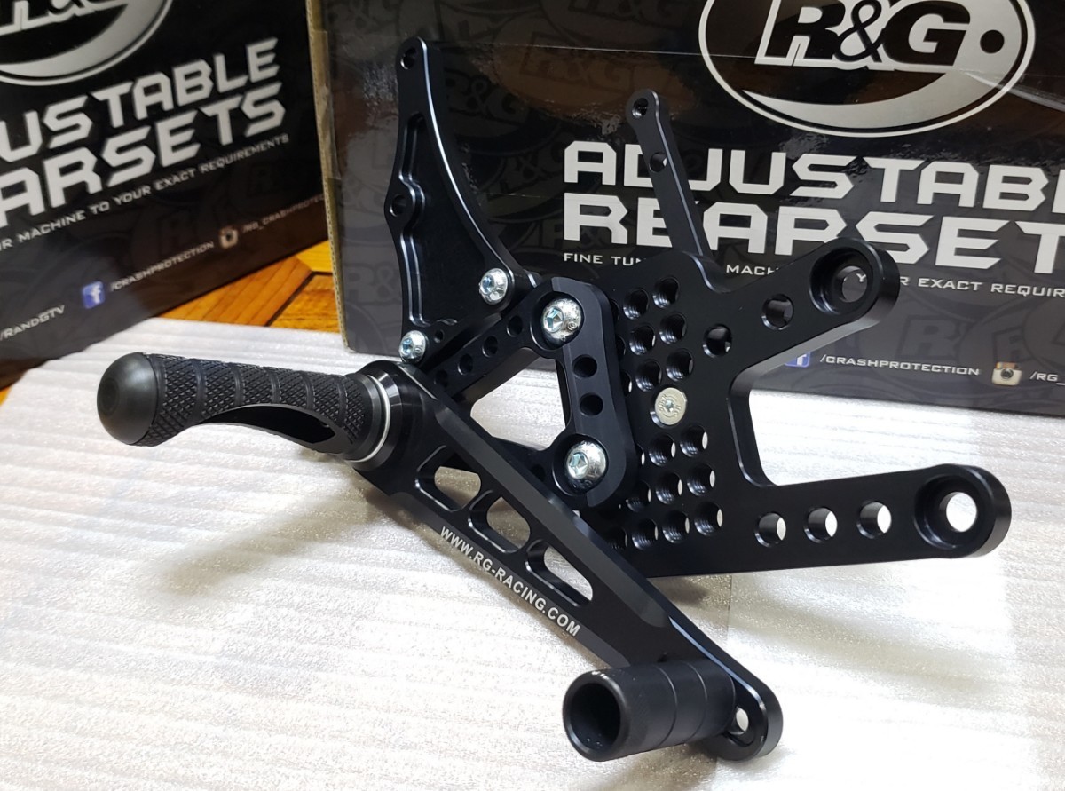 R&G│バックステップ|CBR600RR(03-15)│PC37 PC40│ブラック│正/逆