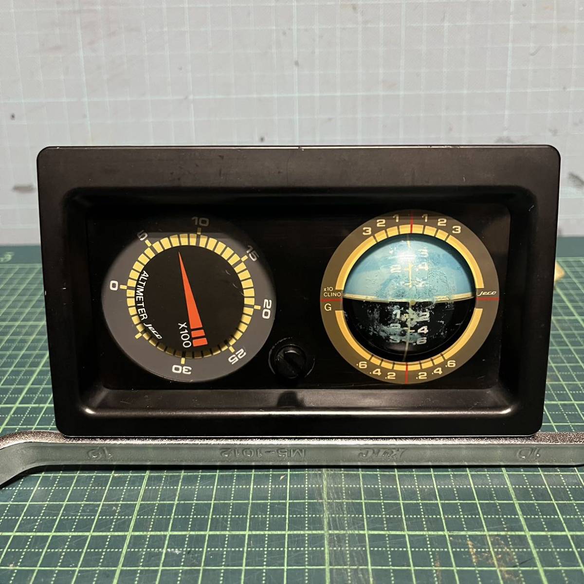 スズキ ジムニー ja11 純正オプション 傾斜計 高度計 の商品詳細 スズキ ジムニー ja11 純正オプション 傾斜計 高度計 の商品詳細