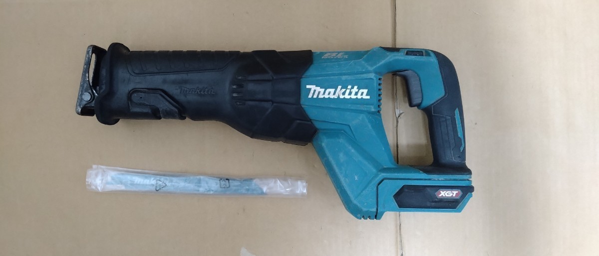 本物保証! makita マキタ 充電式レシプロソー セーバーソーJR001G 40V *ケース&本体&新品替え刃1枚付き* 多目的用 本物保証! makita マキタ 充電式レシプロソー セーバーソーJR001G 40V *ケース&本体&新品替え刃1枚付き* 多目的用