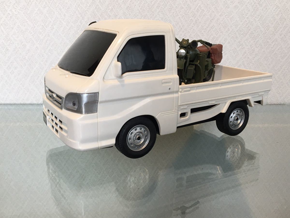 【国際ブランド】 送料無料 1/18より大きい クラシックバイクを積んだ軽トラック HIJET DAIHATSU ハイジェット ダイハツ ミニカー 乗用車 【国際ブランド】 送料無料 1/18より大きい クラシックバイクを積んだ軽トラック HIJET DAIHATSU ハイジェット ダイハツ ミニカー 乗用車