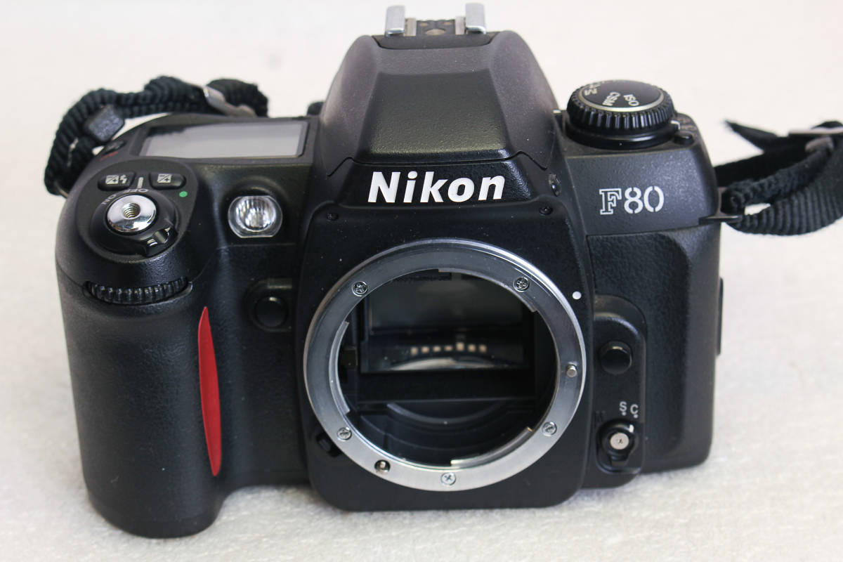 完成品 即決。中古。ニコン Nikon ボディ 一眼レフカメラ フィルム