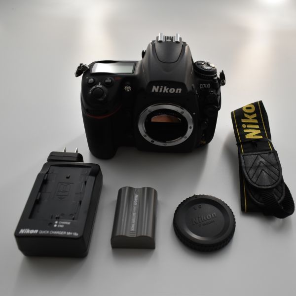 優れた品質 □極上品□ ボディ D700 デジタル一眼レフカメラ Nikon