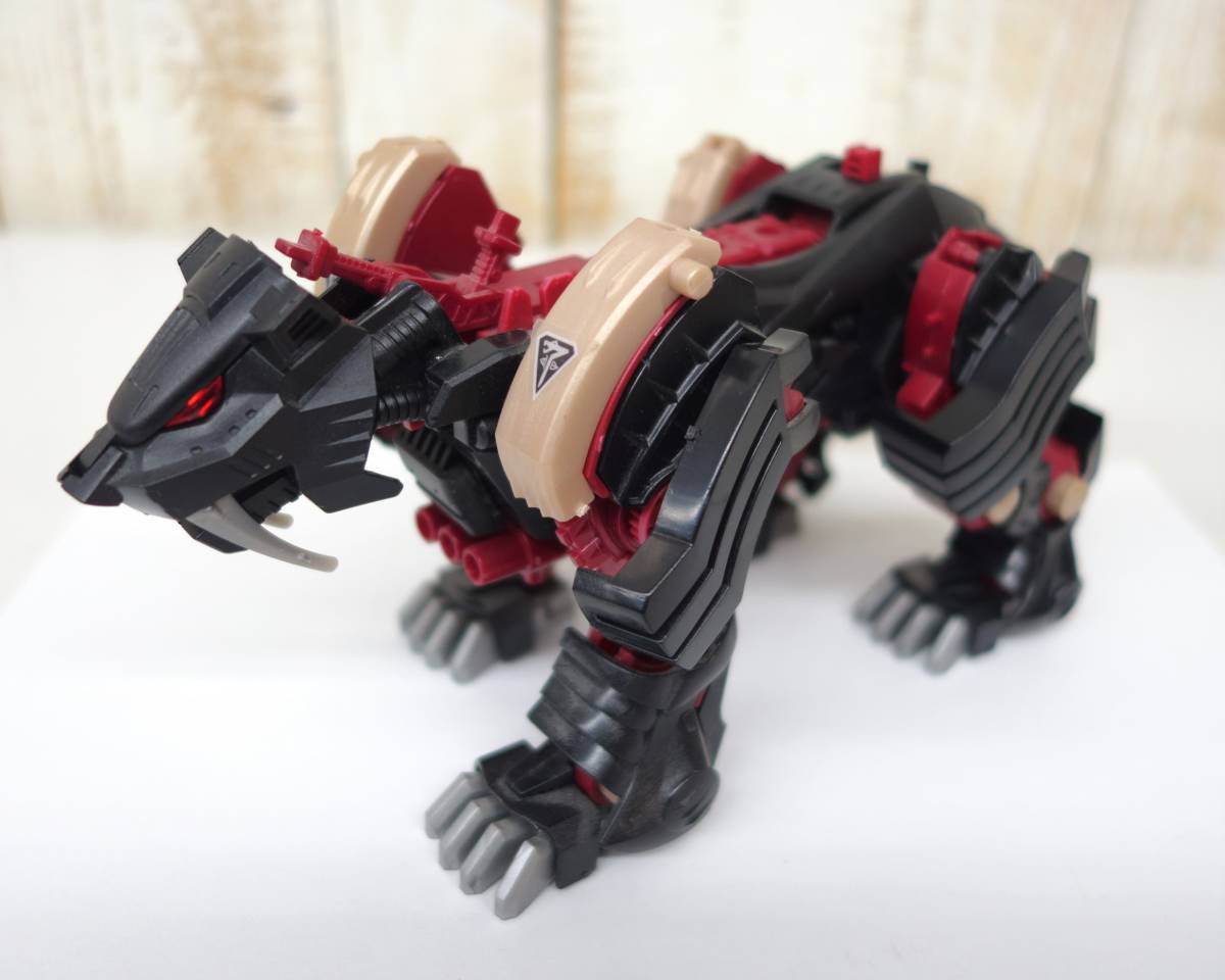 レトロコレクション　当時物 ＊トミー＊ZOIDS ゾイド　帝国軍戦闘機械獣 ＊ブラストルタイガー サーベルタイガー型＊プラモデル　完成品　_画像1