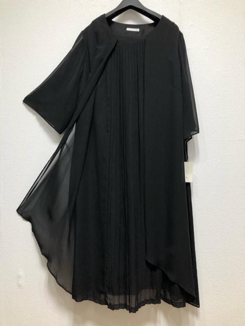 新品☆4L喪服礼服・快適フォーマルワンピース黒7分丈☆☆u225