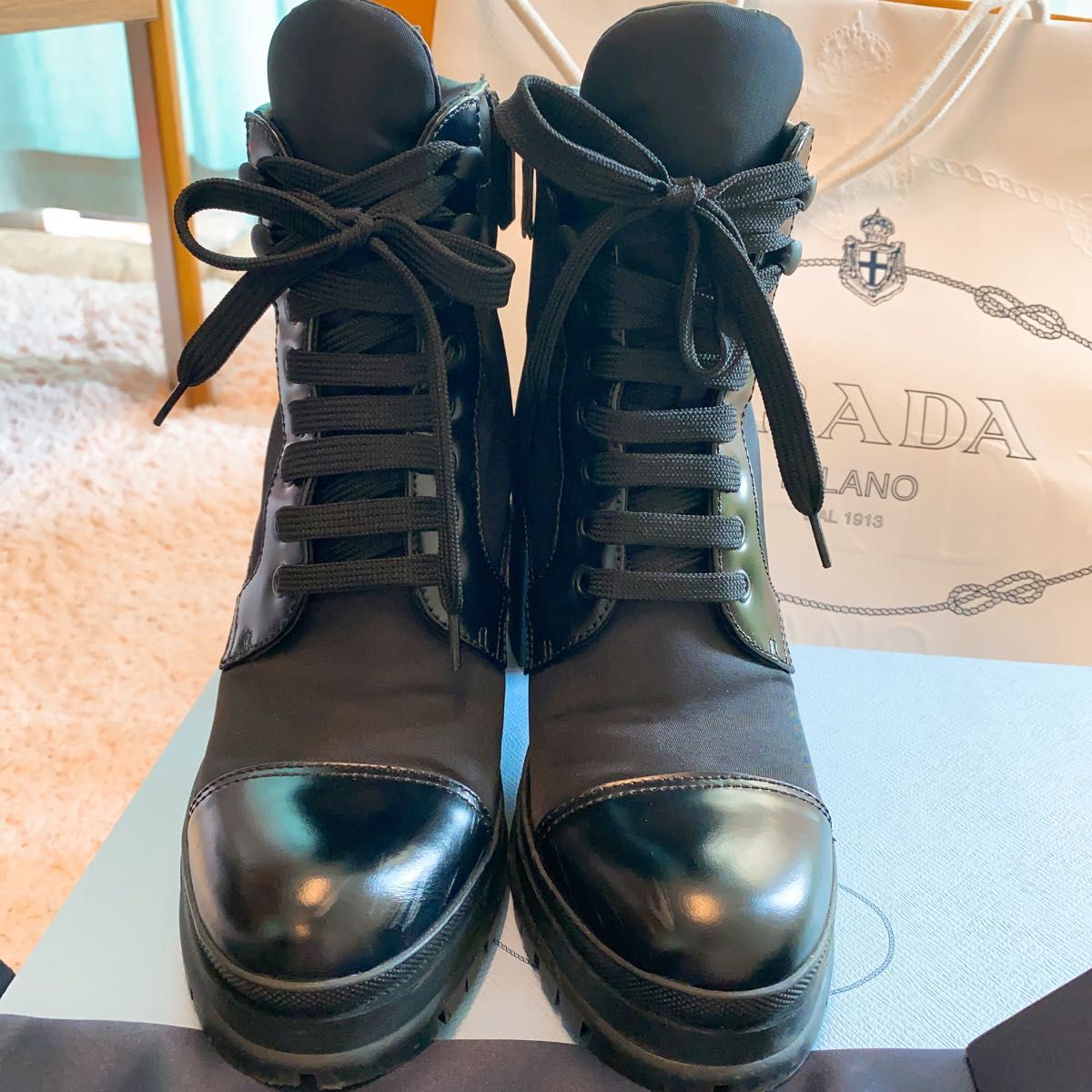 プラダ PRADA ブラッシュドレザー ナイロン レースアップブーティー37