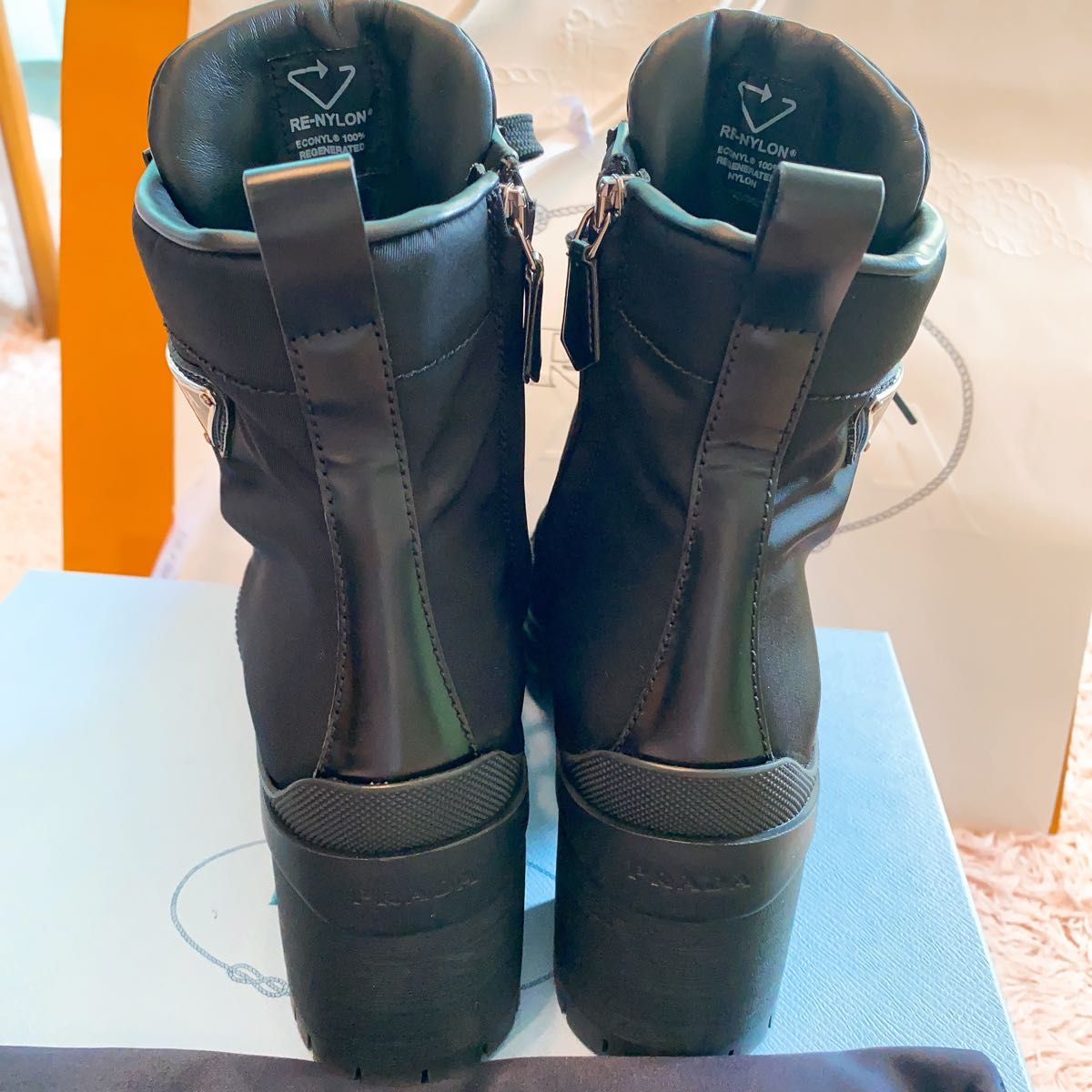 プラダ PRADA ブラッシュドレザー ナイロン レースアップブーティー37