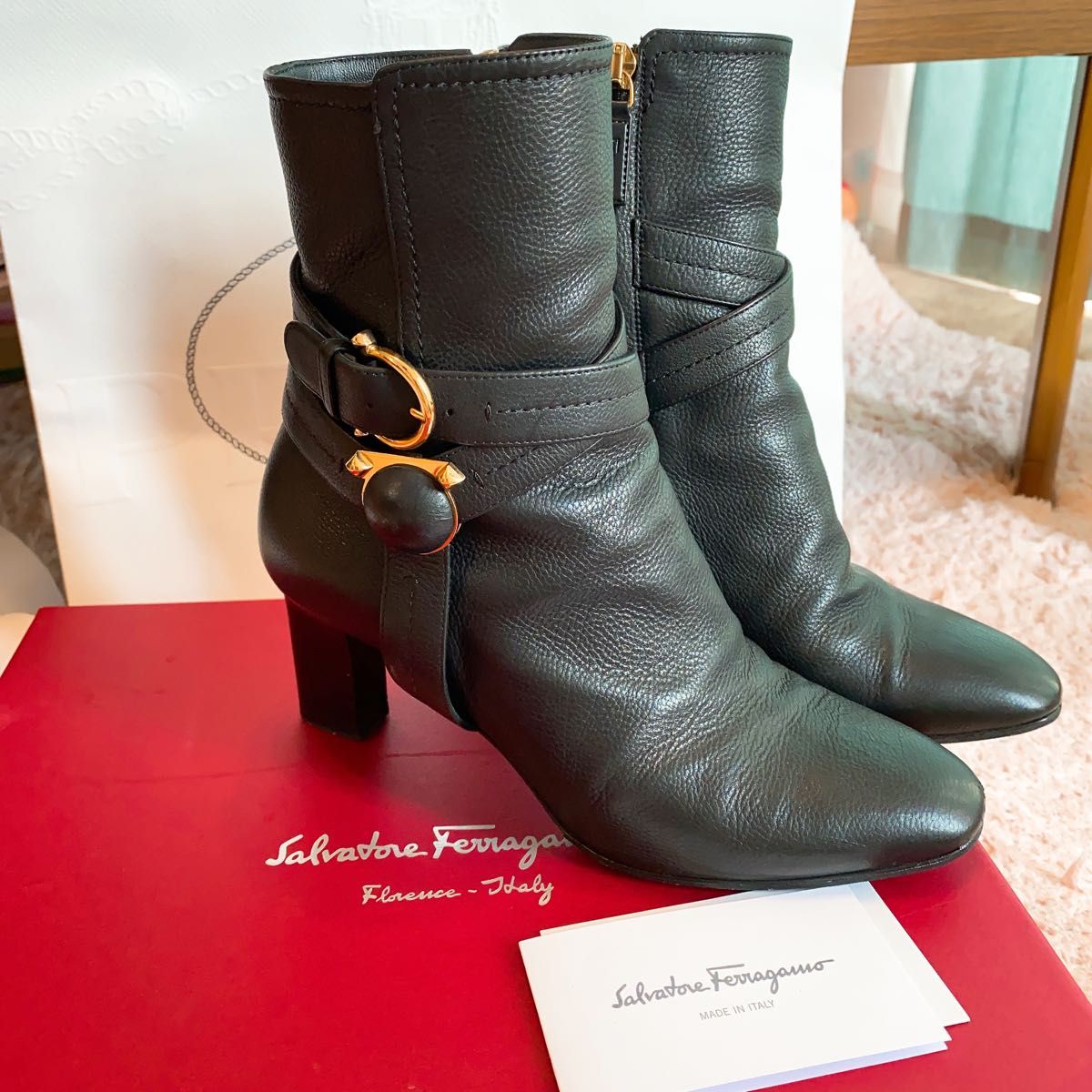 サルバトーレフェラガモ SalvatoreFerragamo本革ショートブーツ