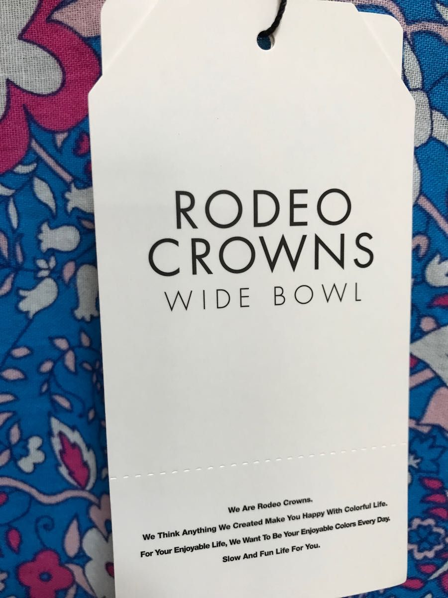 RODEO CROWNS WIDE BOWLレディース柄トップス　ブルー