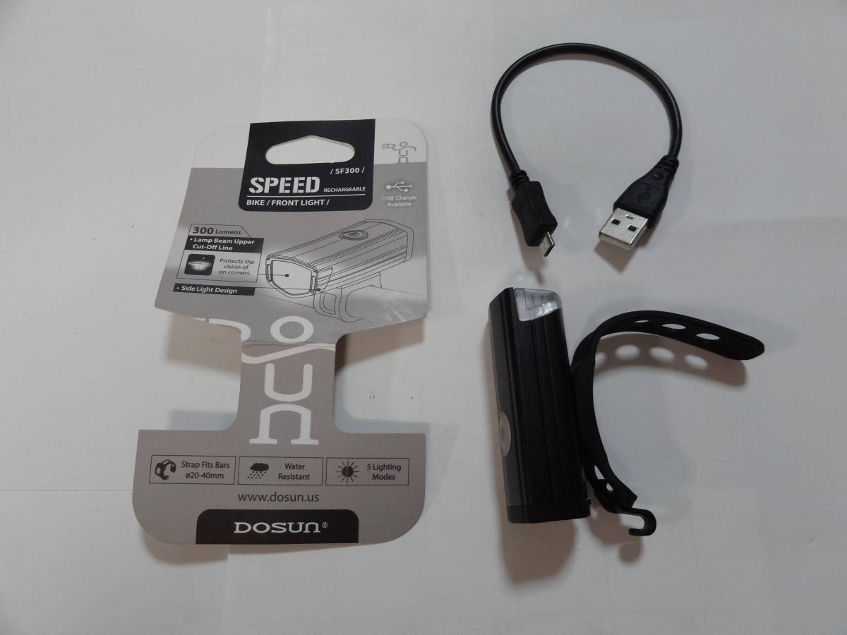DOSUN SF300 フロントLEDライト　中古美品　300ルーメン　小型軽量　CREEハイパワーLED仕様　5モード USB充電式　ケーブル付属_画像1