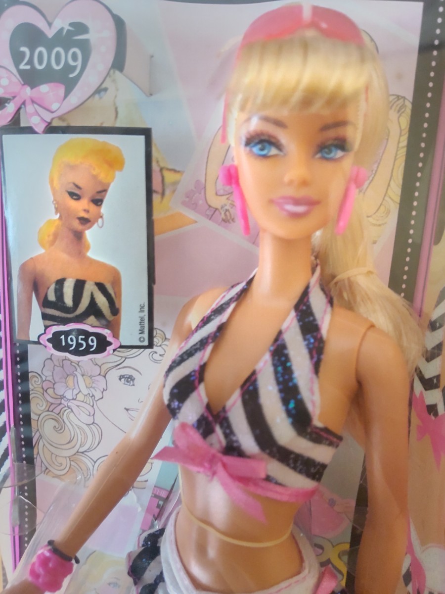 しましまビキニのバービー Barbie ファッションモデルコレクション Black and White Bathing Suit バービー ビキニ 人形 _画像2