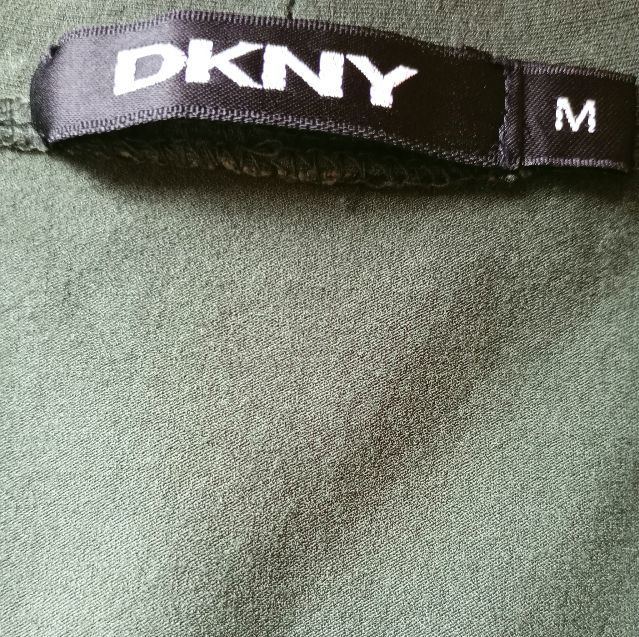 DKNY　ダナキャランニューヨーク　Vネック　ストレッチ　カットソー　Tシャツ　半袖　グリーン　レディース　トップス Mサイズ　レーヨン_画像6