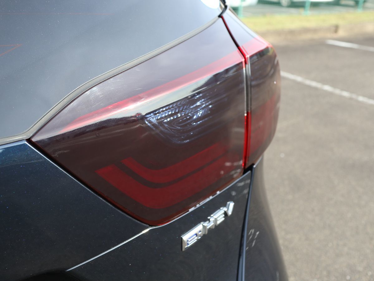 Tint+ cut . Fit GR1/GR2/GR3/GR4/GR5/GR6/GR7/GR8 tail lamp smoke film ( side part is . doesn`t )