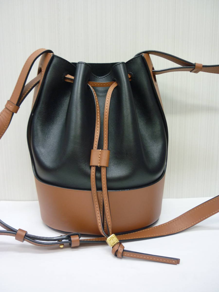 美品 LOEWE ロエベ ショルダーバッグ バルーン ブラック×タン 32675AC31BALLOON SMALL BLACK TAN a