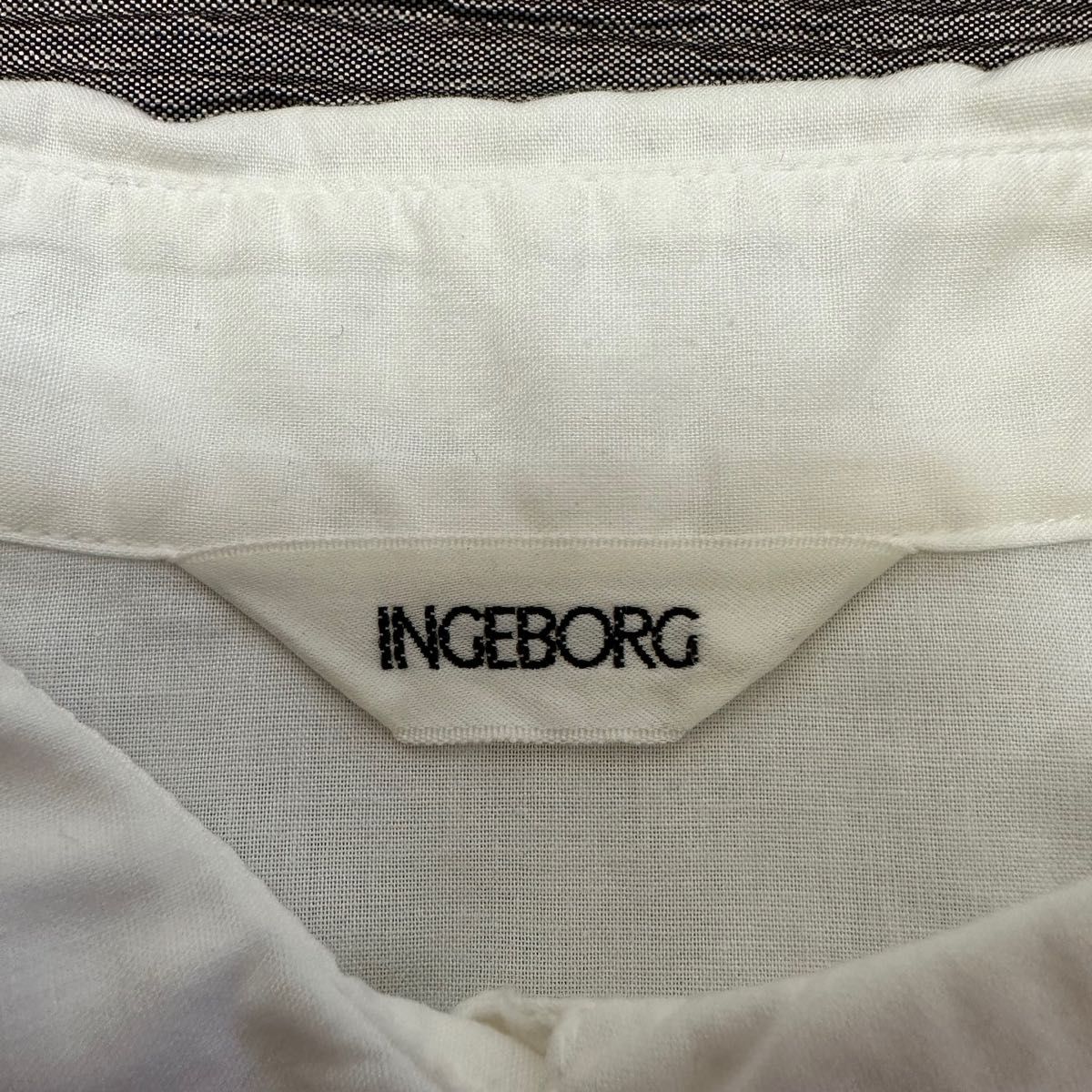 美品 INGEBORG インゲボルグ バラ刺繍 長袖 白シャツ ブラウス 美品 INGEBORG インゲボルグ バラ刺繍 長袖 白シャツ ブラウス
