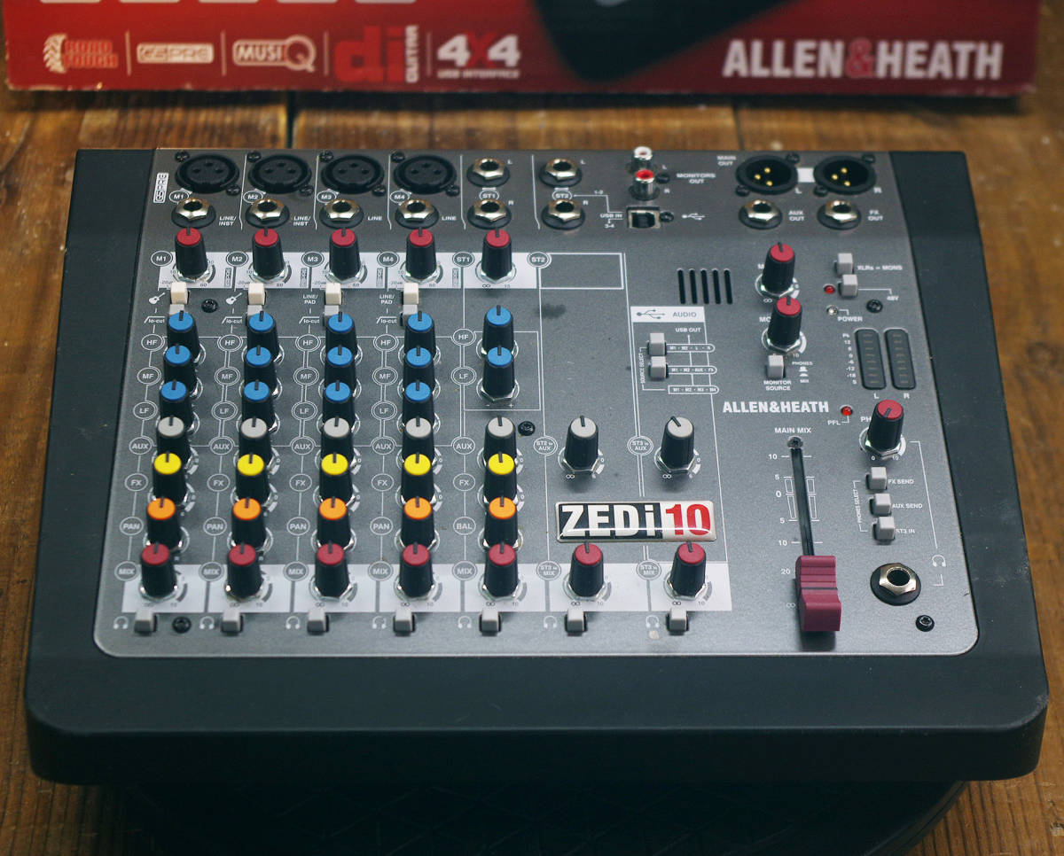 Allen & Heath ZEDi-10 アナログ・ミキサー+USBインターフェイス