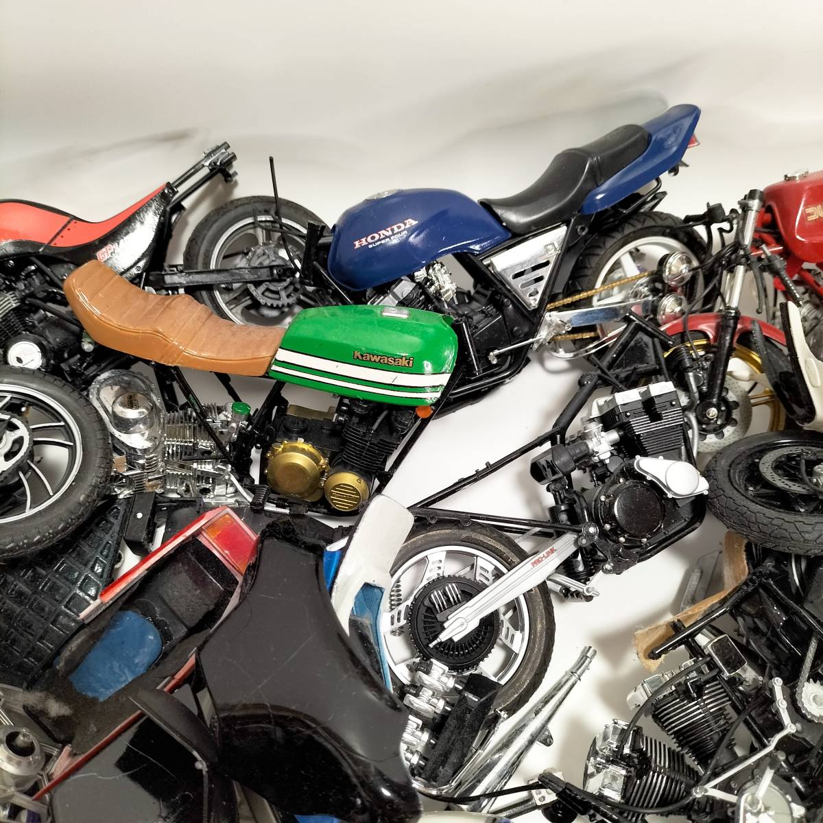 タミヤ ハセガワ アオシマ バイクプラモデル ジャンク品① タミヤ ハセガワ アオシマ バイクプラモデル ジャンク品①