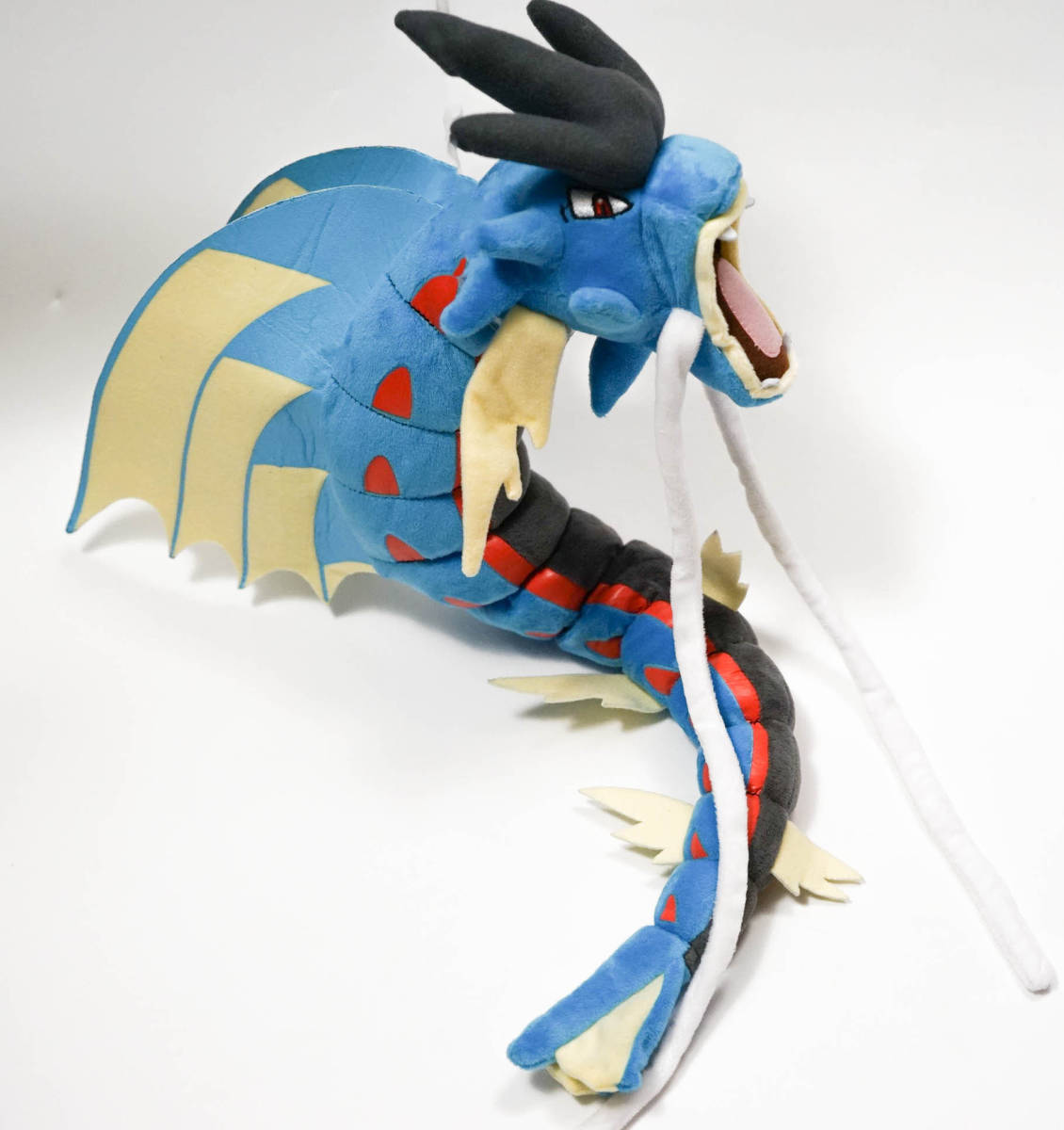ぬいぐるみ ポケモン メガギャラドス 青 メガ進化 クッション 中 ぬいぐるみ ポケモン メガギャラドス 青 メガ進化 クッション 中