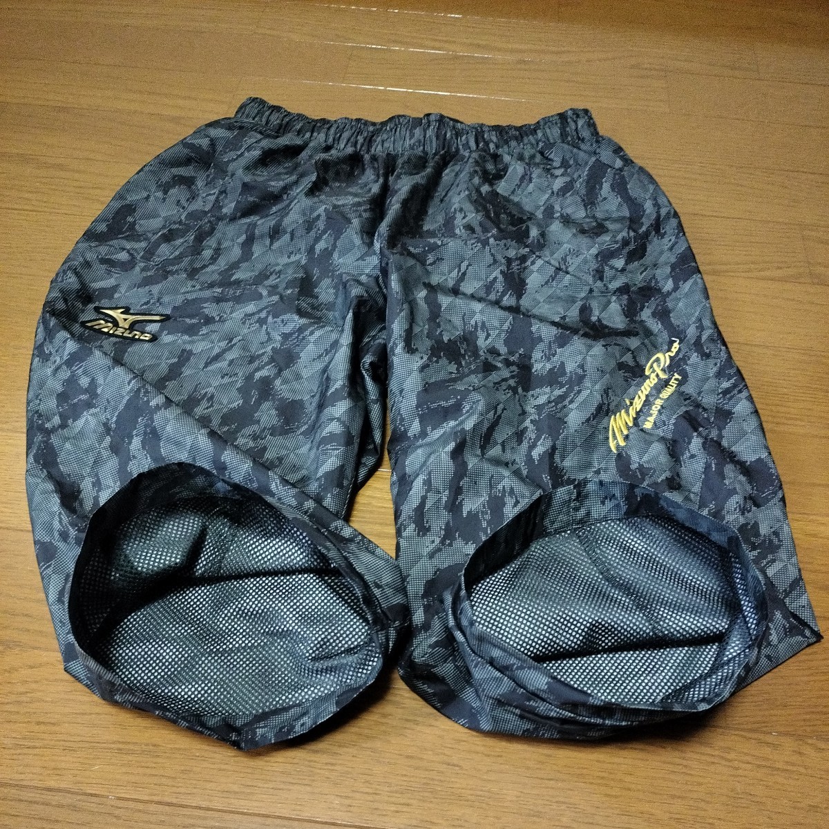 美品 定価8250円 サイズM ミズノプロ ハーフパンツ 野球 用 高校 草野球 中学 社会人 部活 審判 監督 コーチ の方向けサイズ 短パン 練習_画像5