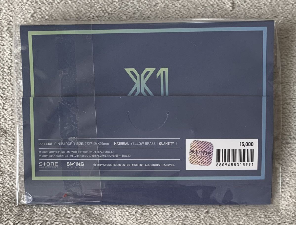 ピンバッジ X1 公式グッズ 【PIN BADGE】 [PREMIER SHOW-CON] K-POP 韓国（X1ロゴマーク&デビュー日20190827)