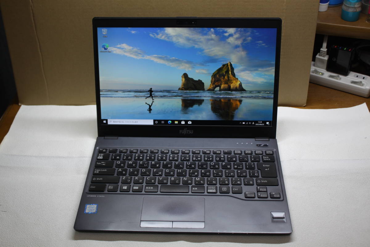 FUJITSU FMV LIFEBOOK U938/S Core i5 7300U 2.6GHｚ・メモリー8ＧＢ