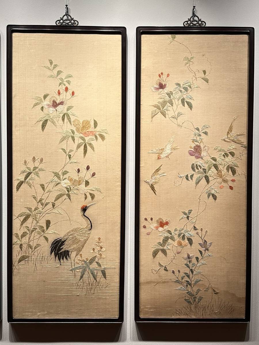  old fine art embroidery .19 century China *..[ Kiyoshi . flowers and birds map four article .] large .. picture frame frame paper . excellent article hand . Tang thing era thing tradition industrial arts LT-08219